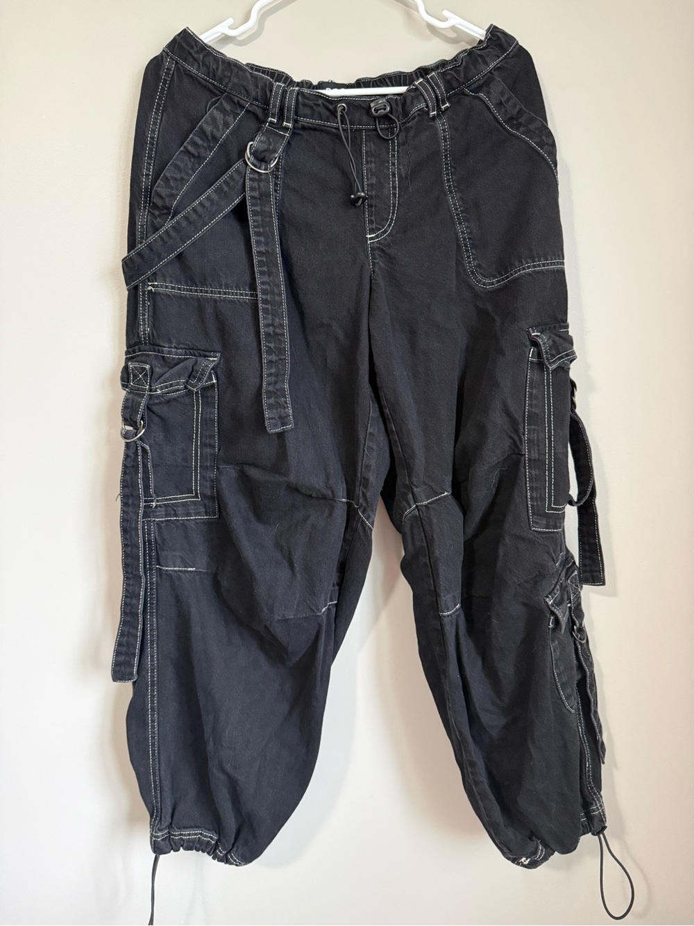 BDG Urban Outfitters Black Strappy Balloon Cargo Jeans Size Medium